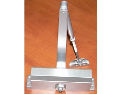 Zavírač  7003/vel.4 65-90kg stříbrný