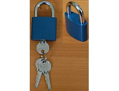 OVÁL 38 modrý visací zámek 2538 3kl.
